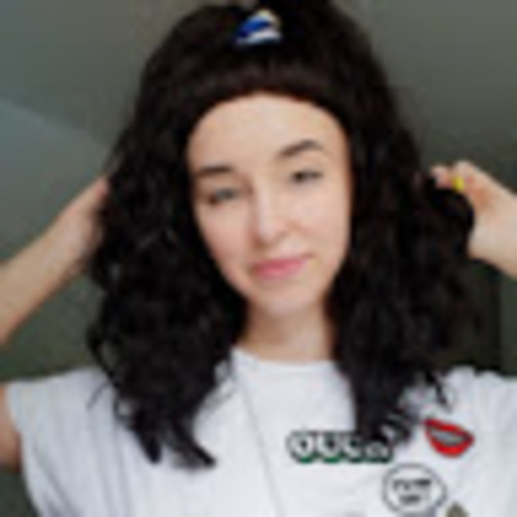 Meet your Posher, Andrea - Picture 1 of 1